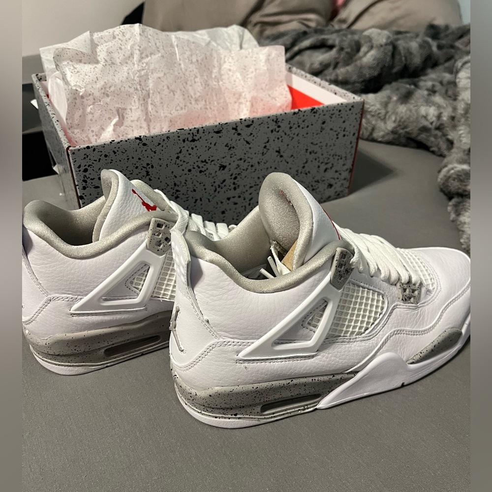Jordan 4 White Oreo (2021) GS Size 6.5 youth